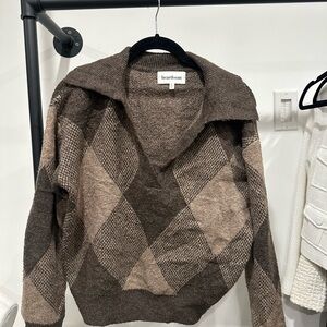 Heartloom V neck brown sweater